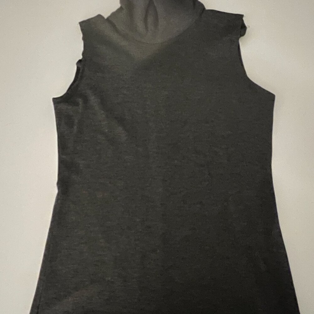 Donna Karen New York Black Label Italian CLASSIC Sleeveless Turtleneck M